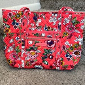Vera Bradley Brand new small vera in coral floral, never used